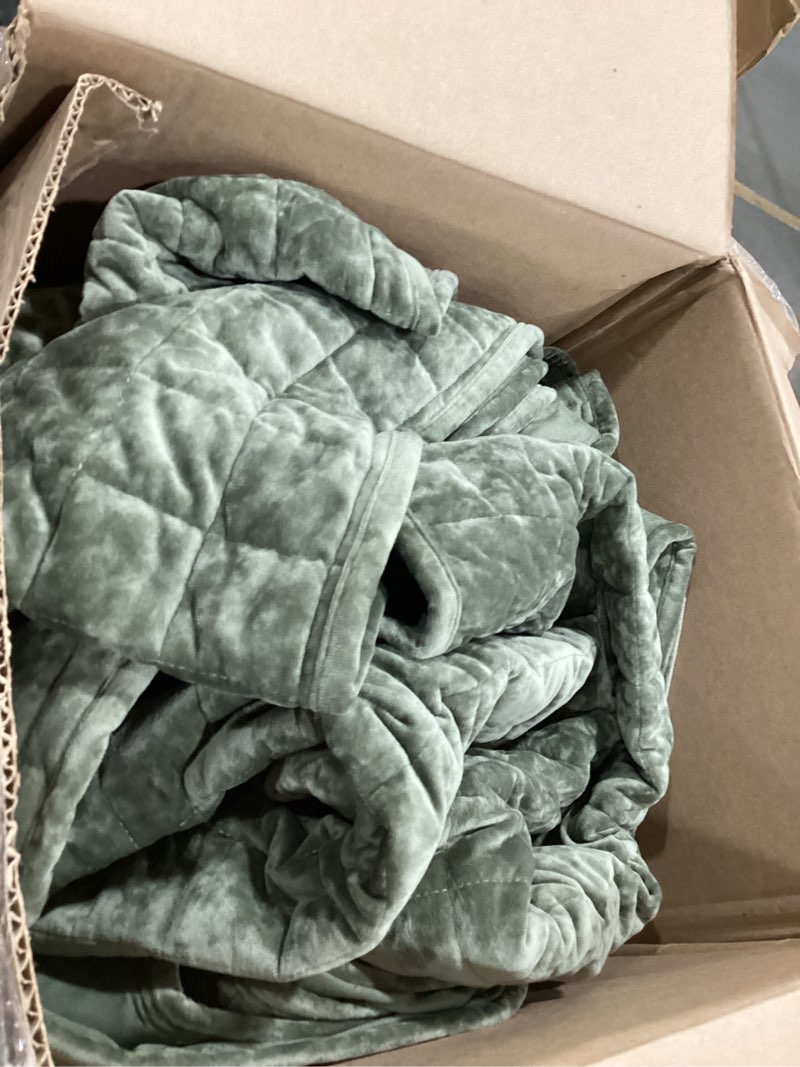 Condition photo showing Good Condition for chezmoi collection piers medium gray velvet quilt  plush distressed velvet bedding all season lightweight comforter - brushed microfiber reverse with double square stitch medium gray, double box stitch