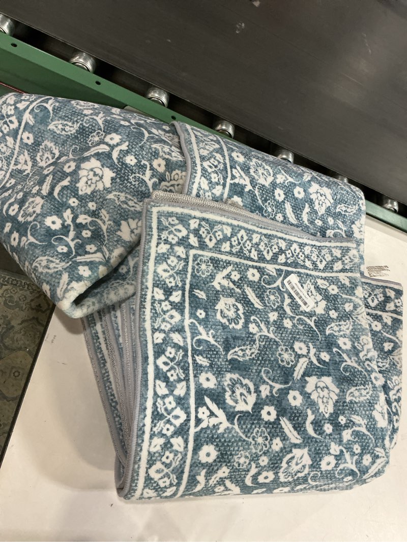 Condition photo showing Good Condition for SILOLOOM Vintage 2.6x16 Hallway Runner, Blue and White Washable Non-Slip Long Hallway Carpet, Super 