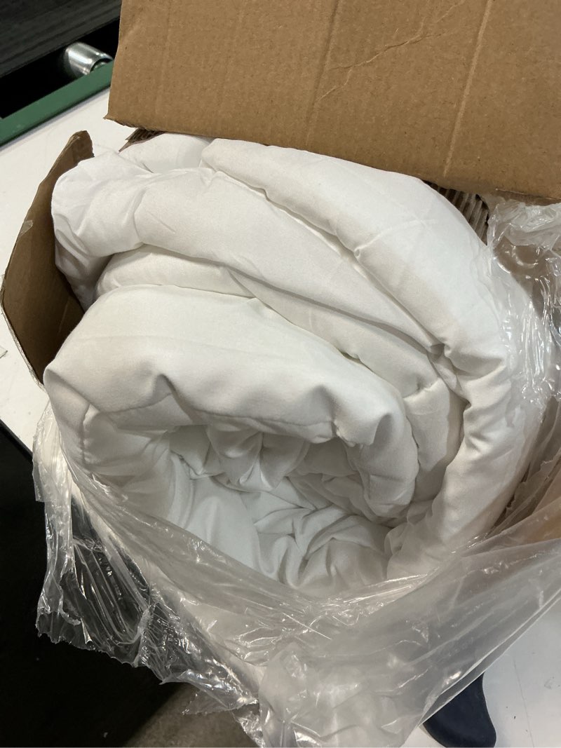 Condition photo showing As Is for bedsure comforter duvet insert - quilted comforters king size, all season duvet, gentlesoft down alternative bedding blanket, with 8 tabs, gifts for women/men, white, king 90 x 102 inches white king