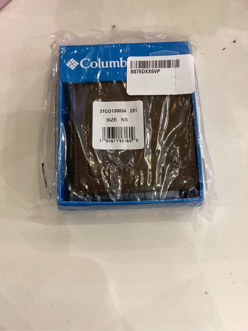 Condition photo showing Good Condition for Columbia Men's RFID Slim Bifold Wallet With ID Window One Size Tan Burnished