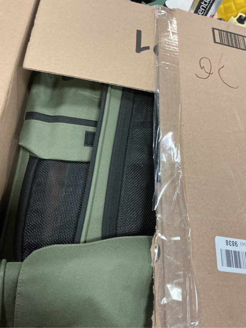 Condition photo showing Good Condition for Cat Carrying Case - Pet Carrier Airline Approved, Protable and Breathable Pet Travel Carrier Removable Fleece Pad, Collapsible Cat Carrier Dog Carrier for Medium Cats Small Cats Dogs (X-Large, Black) 20.0"L x 13.0"W x 13.0"H black