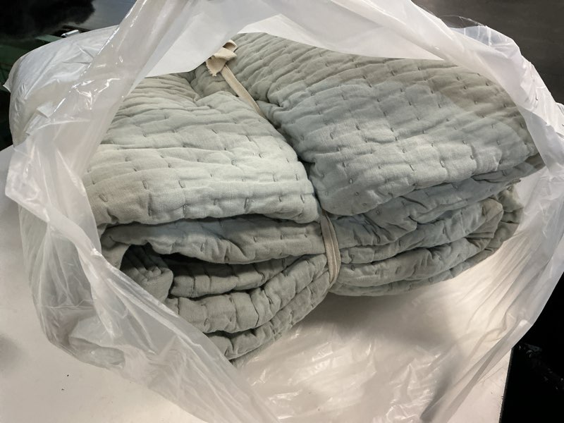 Condition photo showing Good Condition for organic cotton channel stitch coverlet,  king, green