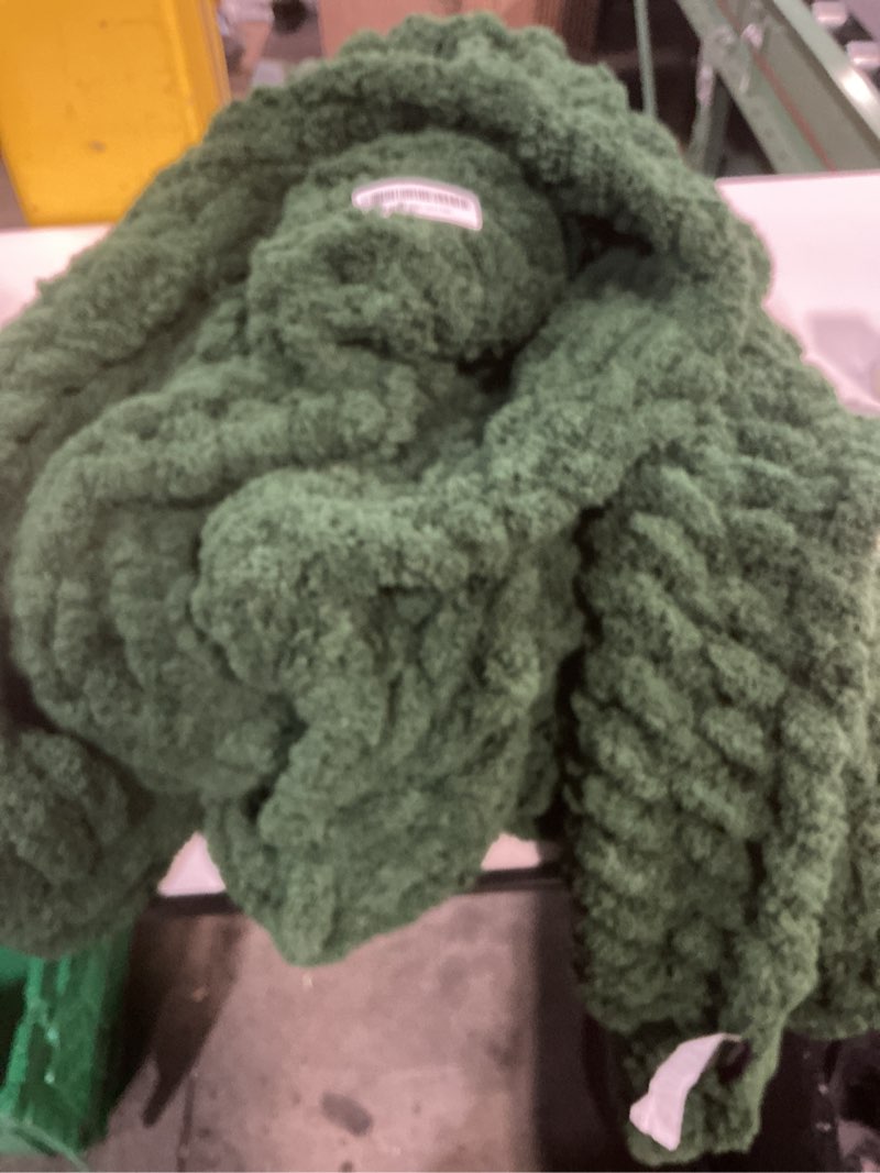 Condition photo showing Good Condition for l'agraty chunky knit blanket throw: 50''x60'' chenille chunky knitted throw blankets for bed couch - handmade thick cable knit blanket - large crochet rope blankets for home decor(olive green) olive green 50"x60"