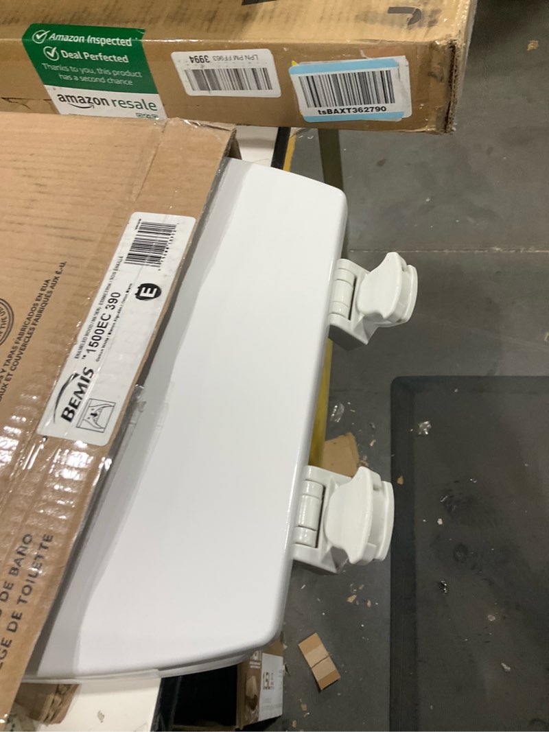 Condition photo showing Good Condition for Bemis 1500EC 390 Lift-Off Wood Elongated Toilet Seat, Cotton White (Pack of 1)