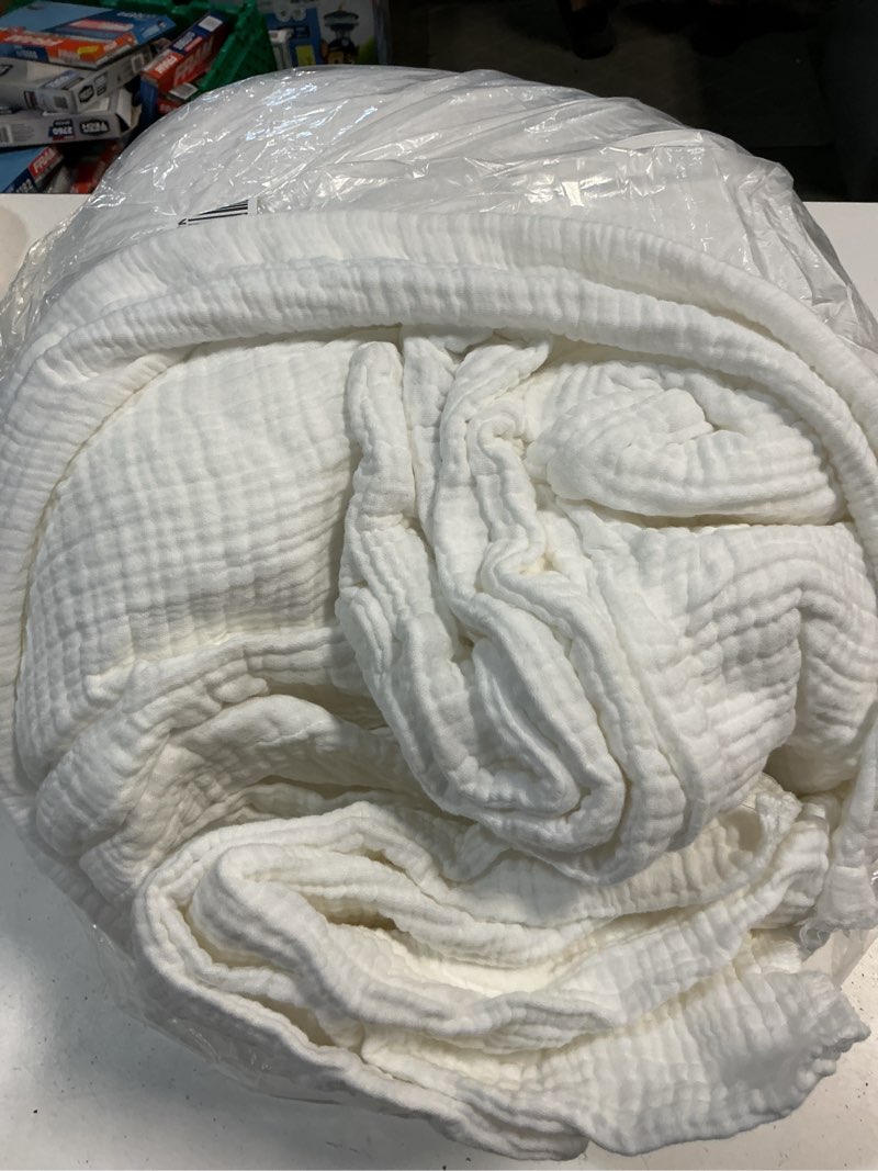 Condition photo showing As Is for quince organic cotton gauze duvet cover set, king/cal king, white