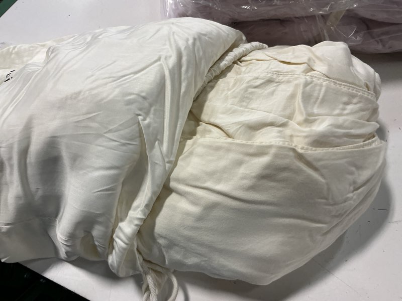 Condition photo showing Good Condition for bamboo duvet cover, king/cal king, ivory