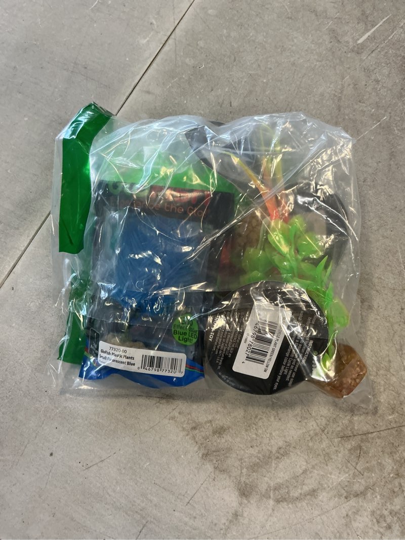 Condition photo showing New/Like New for Assortment of small pet items,miscellaneous small, variety of items multiple pieces, 5 items total