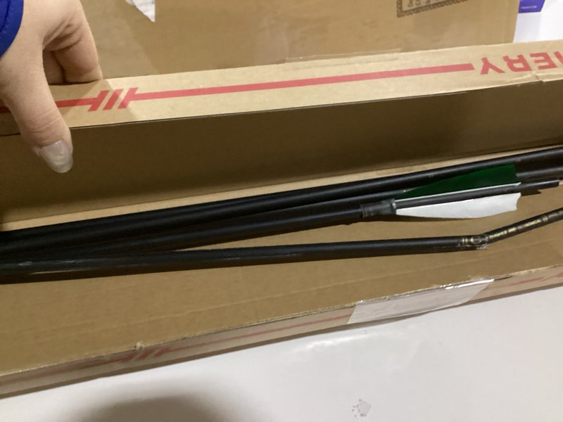 Condition photo showing Good Condition for LWANO 30" Carbon Arrows-Archery Target Practice Hunting Arrows with 4" Turkey Feather Spine 500 for Recurve & Long Bow(Pack of 12) Bule