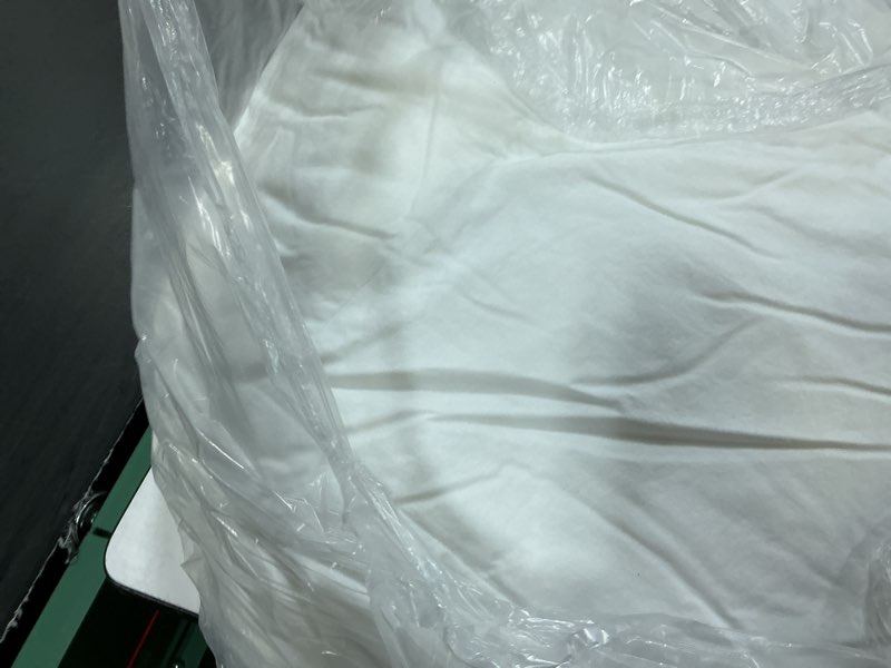 Condition photo showing New/Like New for luxe goose down comforter, twin, white