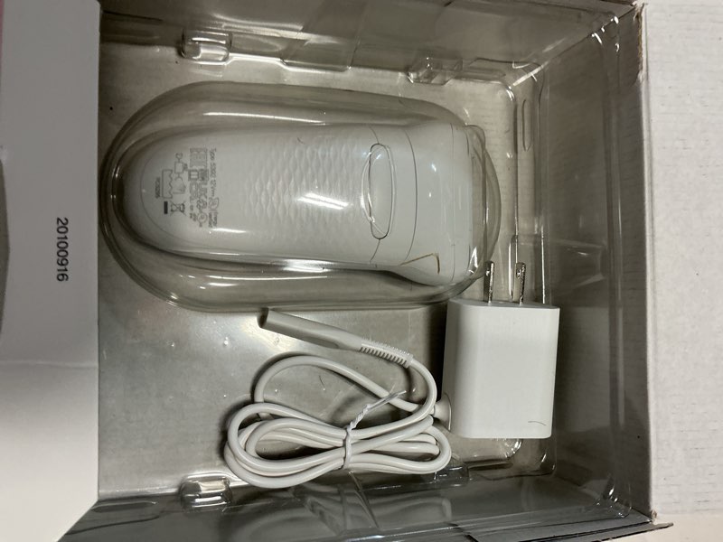 Condition photo showing Good Condition for braun epilator silk-épil 7, hair removal device, women shaver & trimmer, wet and dry, wide head, includes shaver head and trimmer comb, se7-041, silver