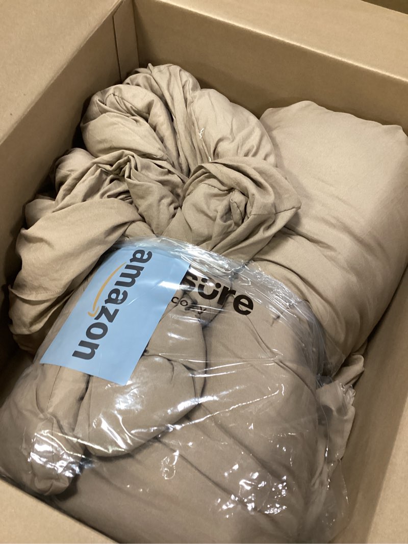 Condition photo showing Good Condition for Incomplete similar Bedsure Queen Size Comforter Set, Brown Soft Prewashed Bedding for All Seasons, 3 Pieces GentleSoft™ Warm Down Alternative Bed Set, 1 Lightweight Comforter (90\"x90\") and 2 Pillowcases (20\"x26\")