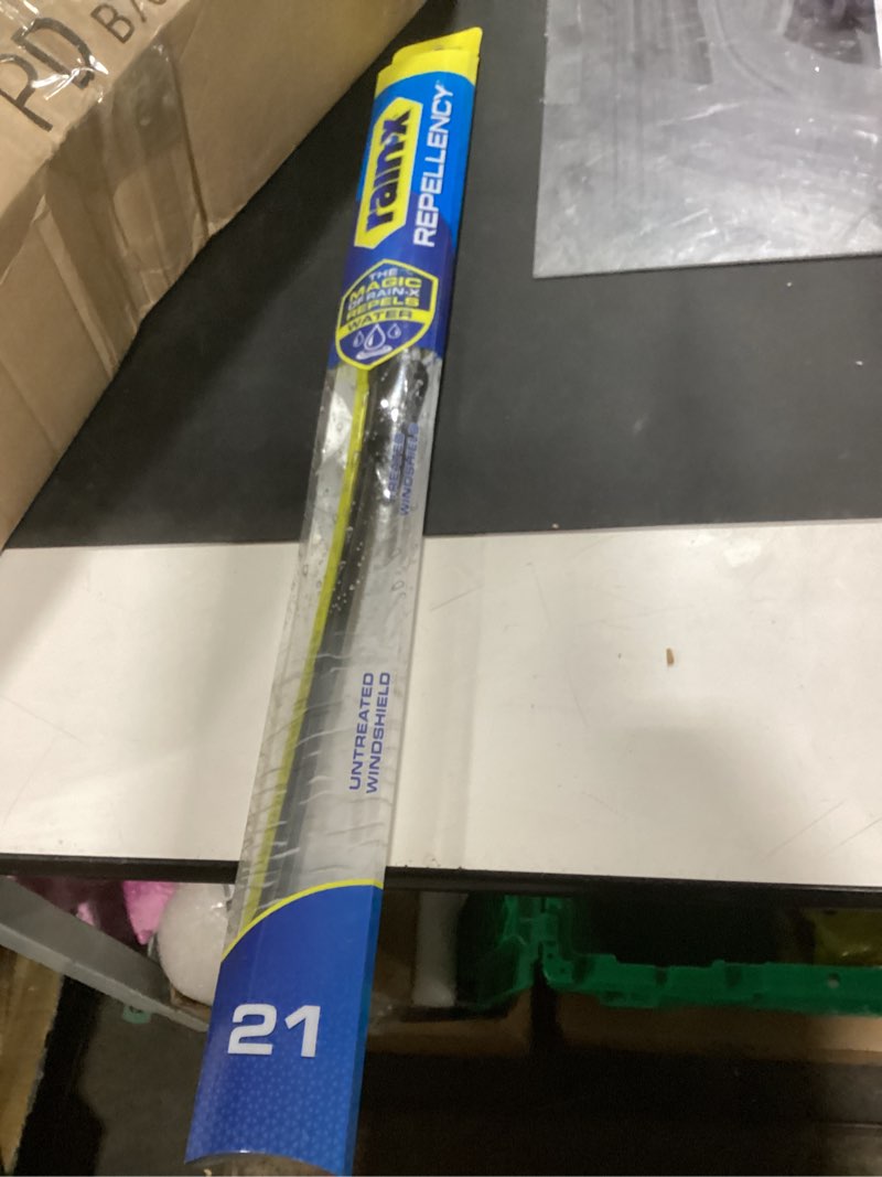 Condition photo showing New/Like New for rain-x 810321 repellency water repellent wiper blades, 21" windshield wiper,new & improved version of latitude wiper blades w/water repellency formula [amazon exclusive] 21" repellency