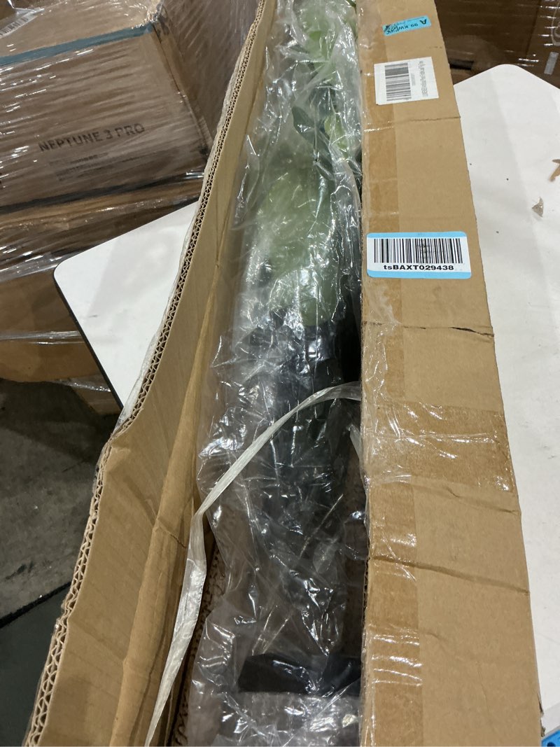 Condition photo showing Good Condition for luwener artificial tree (fiddle leaf fig tree)