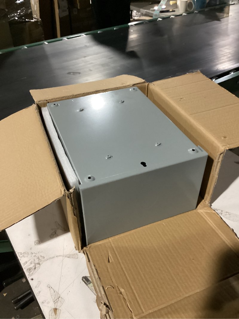 Condition photo showing New/Like New for upgraded 200 amp generator transfer switch, manual transfer switch 2 pole 4 wires, 120/240-volt 48,000-watt general-duty double throw safety switch, heavy duty safety switch (200a-2p)