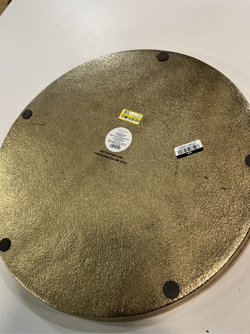 Condition photo showing Good Condition for 17.6" round aluminum tray gold - threshold™