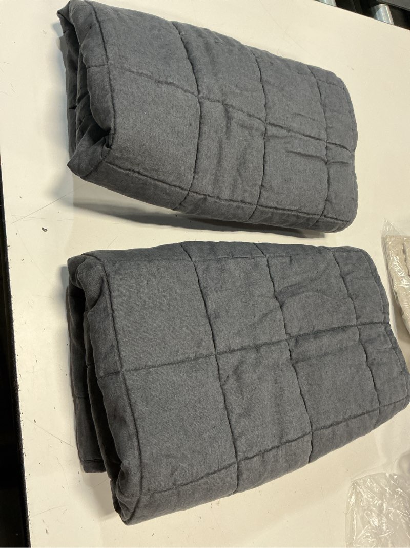 Condition photo showing Good Condition for quince organic pillowcases charcoal 26”x26” 2 pack