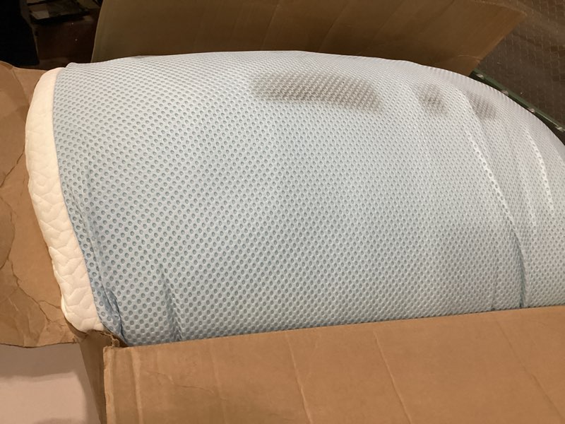 mattress topper, size unknown