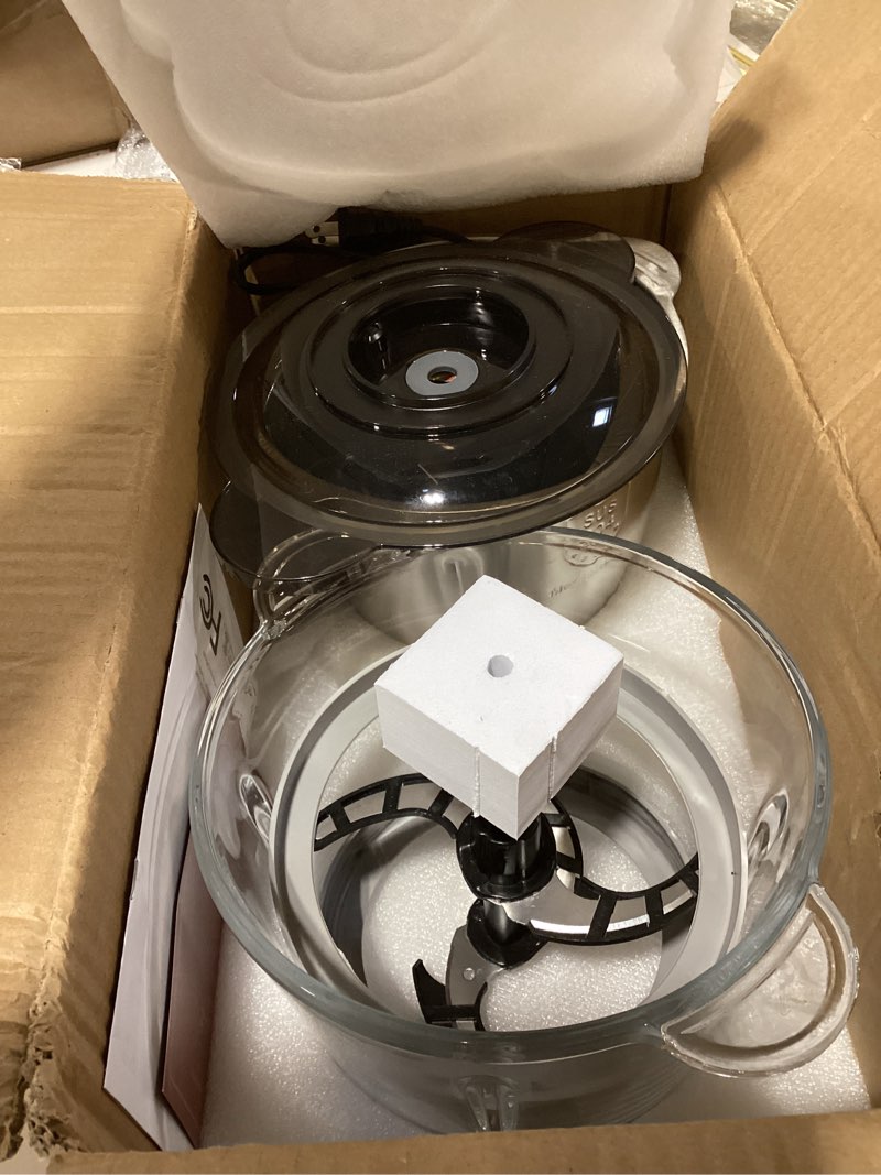 Condition photo showing Good Condition for food processors with 2 large bowls(12 cup+12 cup), reemix electric chopper with powerful 500w copper motor, 4 bi-level blades for fruits, meat, vegetables, baby food, nuts, 2 speeds