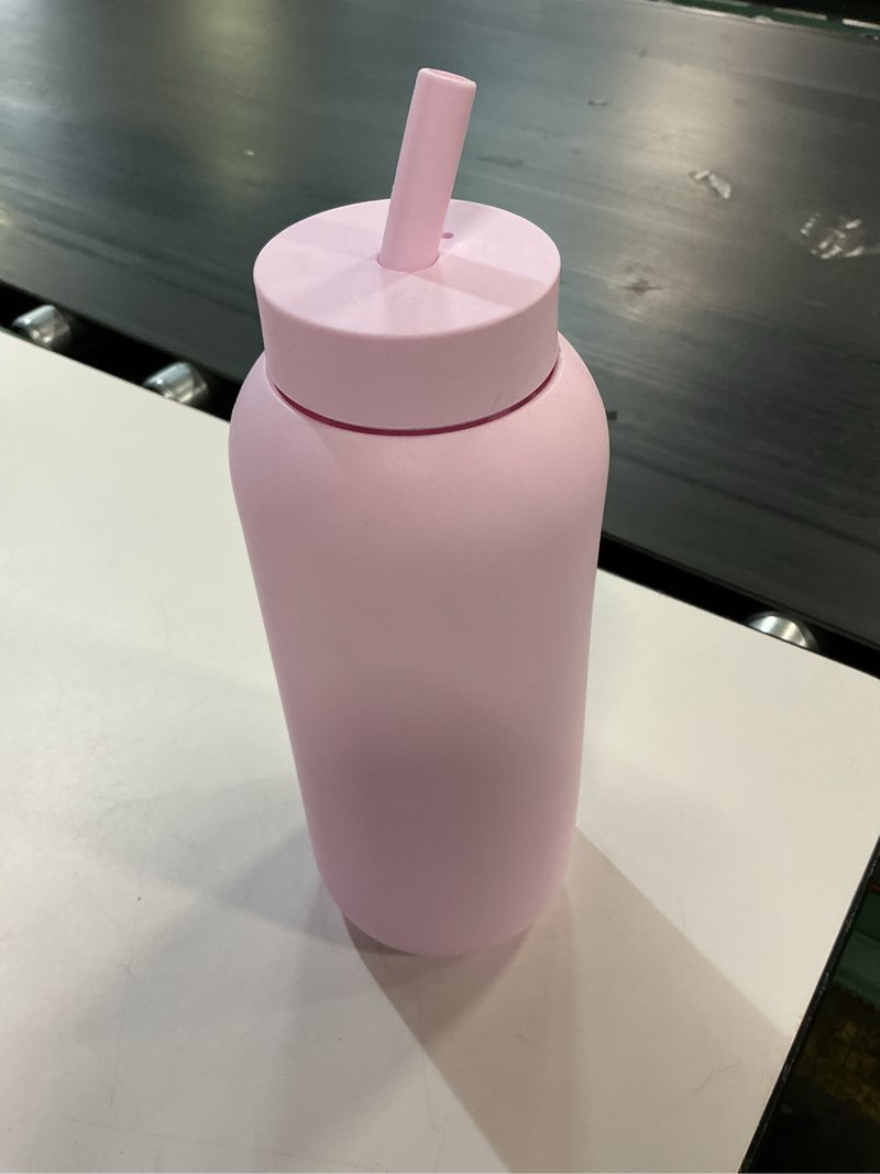 Condition photo showing New/Like New for bink 36 oz. big bottle with straw cap