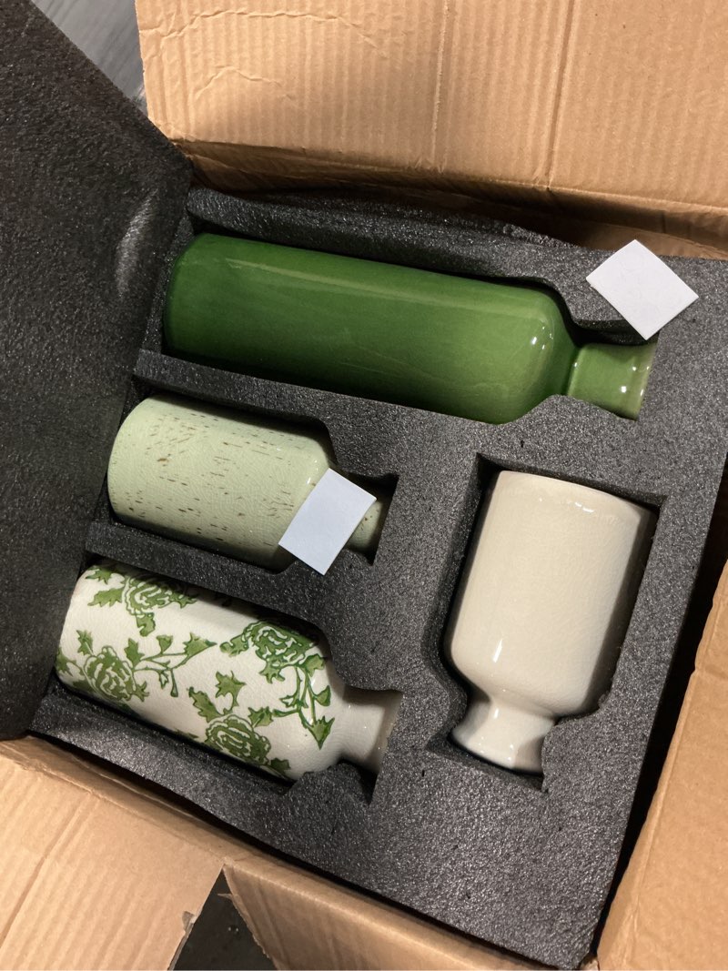 Condition photo showing New/Like New for ceramic vase set of 4 green beige vintage vases for dried flowers pampas grass chinoiserie rustic farmhouse decorative table centerpieces decor for home bookshelf mantel living room office