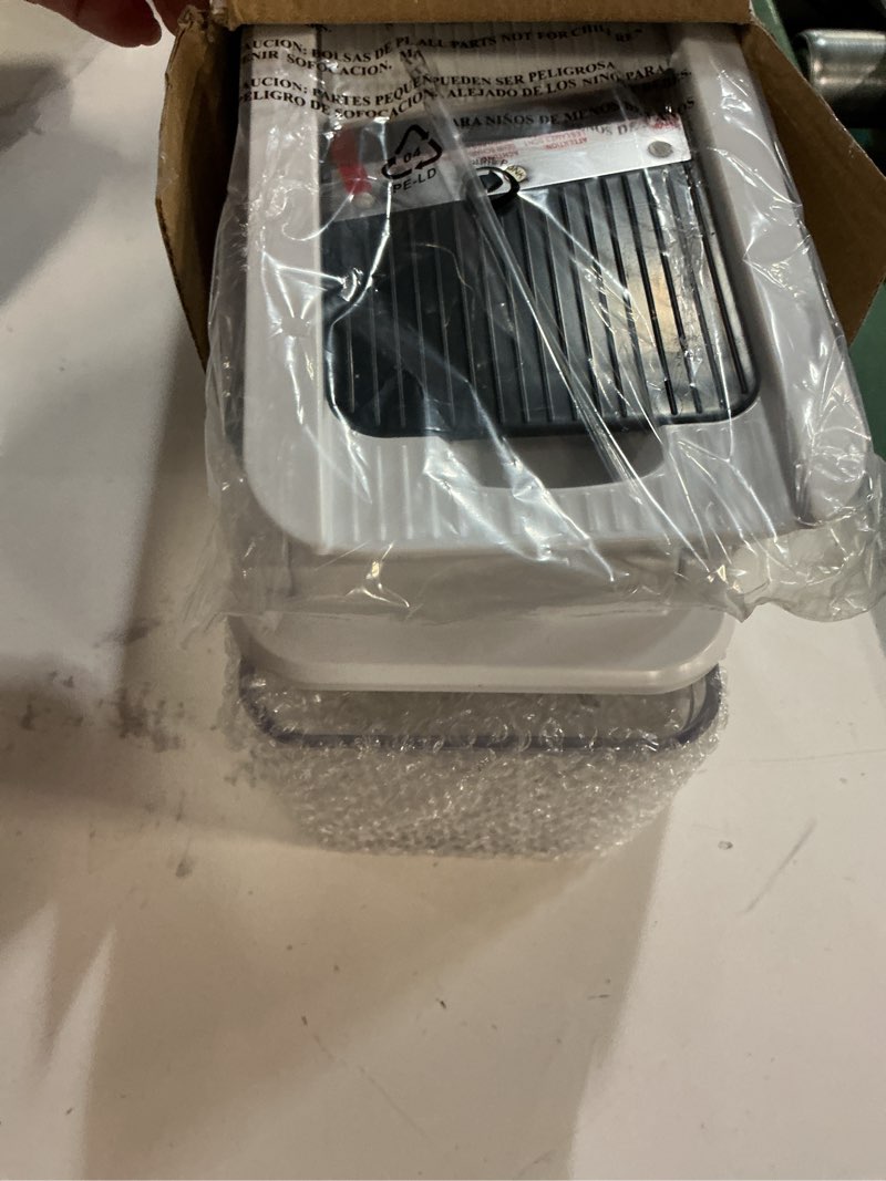 Condition photo showing Good Condition for Fullstar Mandoline Slicer for Kitchen - Vegetable Chopper, Onion Potato Food Veggie Fruit Slicer and Cutter with Container, Kitchen Gadgets & Gifts, Home Essentials (6 in 1, Black/White) 6 in 1 Black/White