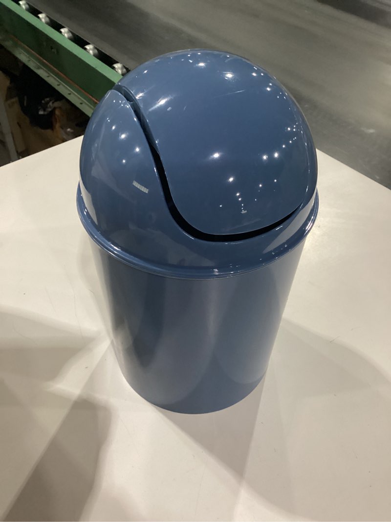 Condition photo showing New/Like New for Umbra 1.25 Gallon Mini Waste Can with Removable Swing-Top Lid - Small Garbage Bin for Kitchen, Bathroom, Bedroom, Office - Compact Trash Can Fit Under Tables & Counters - Bronze