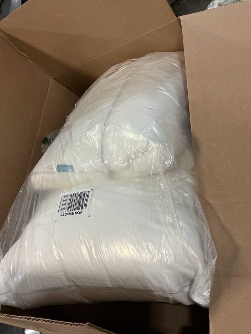 Condition photo showing Good Condition for Oubonun 20"x20" Pillow Inserts (Set of 4) - 100% Cotton Cover, Square Throw Pillow Inserts for Couch, Sofa, Bed - Decorative 20 Inch White Pillow Inserts 20x20 Inch (Pack of 4)