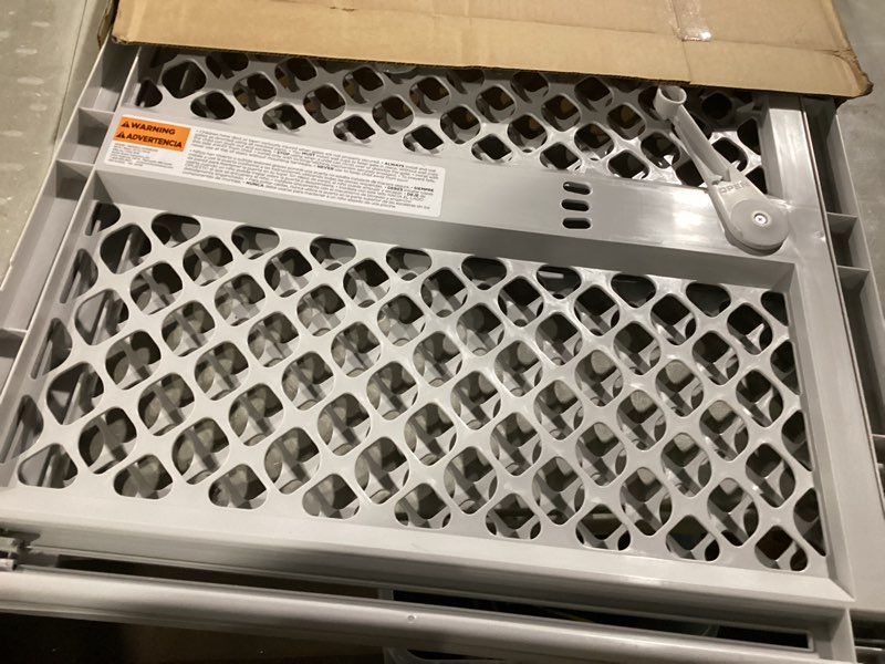 Condition photo showing Good Condition for north states 5-way pet gate, model# 8619