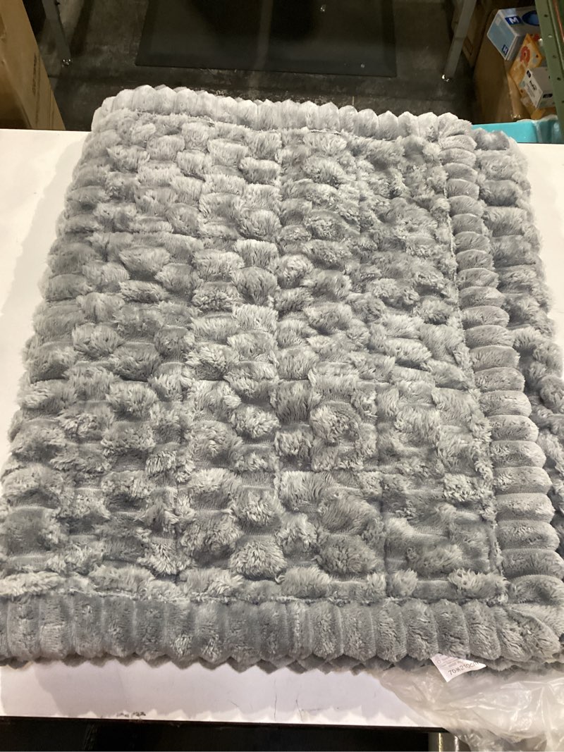 Condition photo showing Good Condition for Pet Couch Cover for Dogs Washable Pet-Friendly Dog Sofa Protector for Furniture Boho Pets Mat for Couches and Sofas Light Gray 27.6x82.7