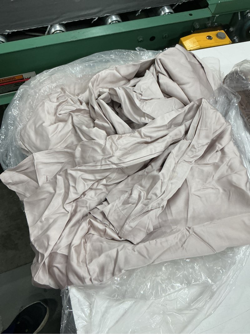 Condition photo showing As Is for quince bamboo sheet set queen color sand 