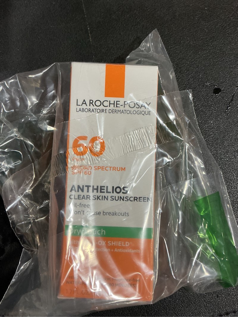 Condition photo showing Good Condition for La Roche-Posay Anthelios Clear Skin Sunscreen Dry Touch SPF 60, Oil Free Sunscreen For Face, Oil Absorbing, Broad Spectrum SPF + Antioxidants, Non-Greasy, Oxybenzone Free, Travel Size 1.7 Fl Oz (Pack of 1)