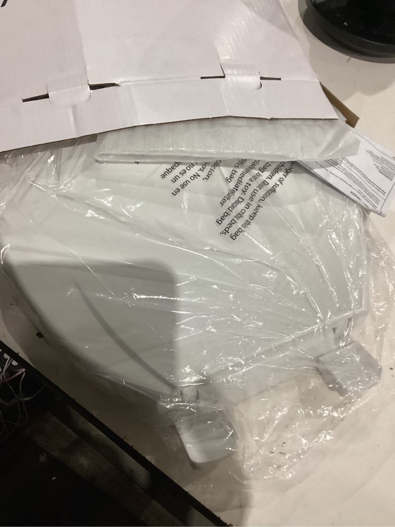 Condition photo showing Good Condition for american standard mightytuff plastic white round soft close toilet seat