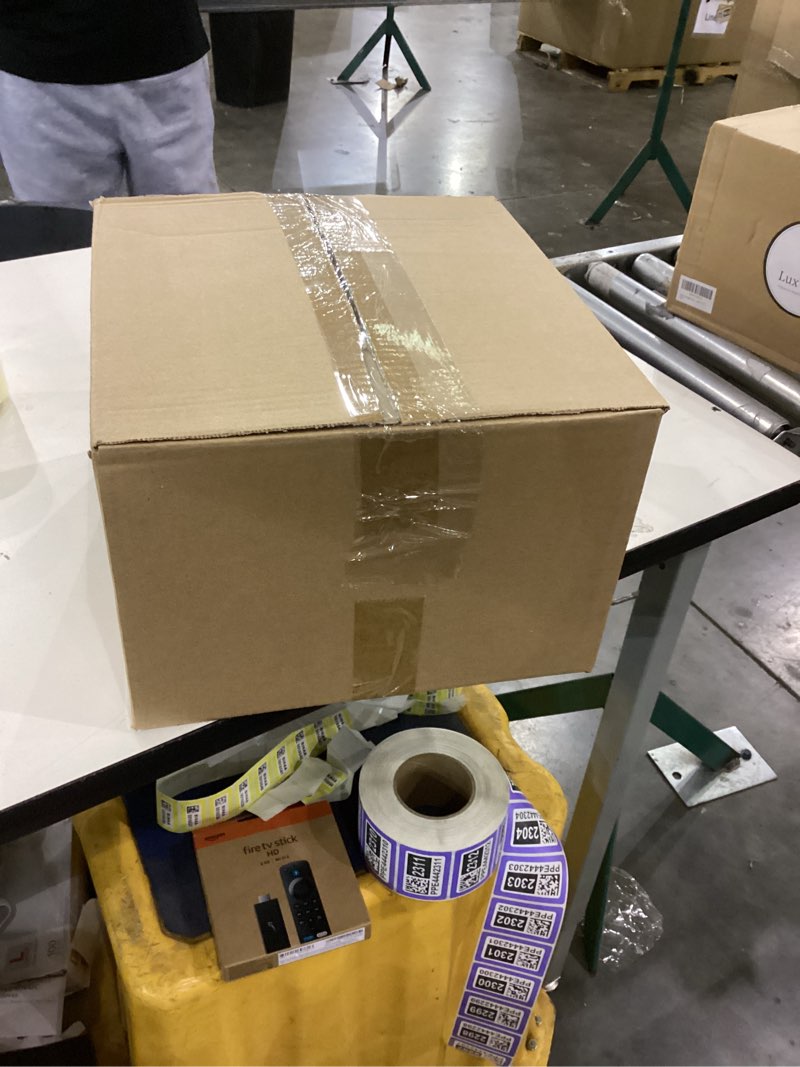 Condition photo showing Good Condition for Docoratve pot 