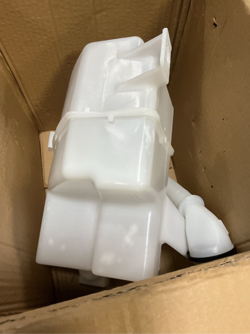 Condition photo showing Good Condition for motoku windshield washer fluid reservoir tank w/pump no level sensor for toyota camry 2018-2024 avalon 2019-2022