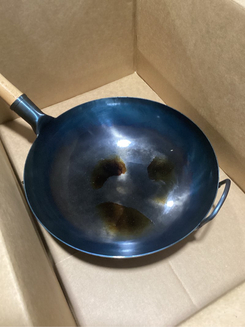 Condition photo showing Good Condition for YOSUKATA 14” Round Bottom Carbon Steel Wok Pan – Blue Pre-Seasoned Pow Wok for Stir Fry, BBQ & Camping – Traditional Japanese & Chinese Cookware – Compatible with Gas Stoves & Open Fire Only 14" Blue
