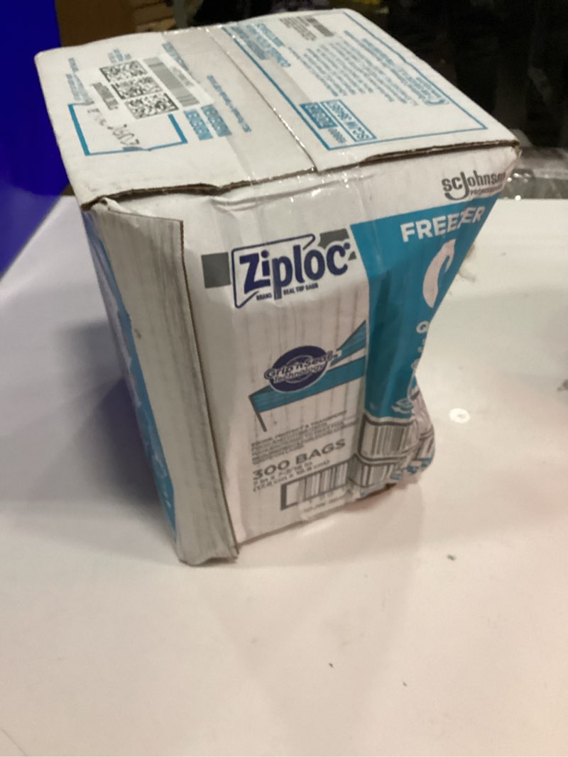 Condition photo showing As Is for ziploc freezer bags quart 300 bags/carton (696187) 1978006