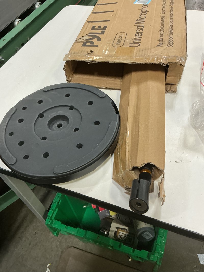 Condition photo showing Good Condition for pyle universal microphone stand - m-6 mic mount holder and height adjustable from 27.5” to 57.5” inch high w/ compact round base plate - quick setting lock-tight knob lightweight and reliable pmks40