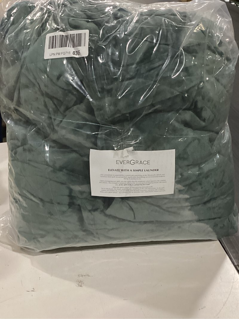 Condition photo showing As Is for evergrace luxury velvet quilt set king size, diamond quilted lightweight velvet comforter for all season, ultra soft oversized bedspread coverlet bedding set with 2 pillow shams, dark green king/cal.king (108" x 96") classic diamond dark green