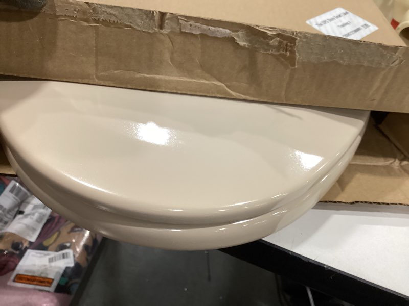 Condition photo showing Good Condition for bemis 500ec 068 molded wood round toilet seat with easy clean and change hinge, 1 pack, fawn beige