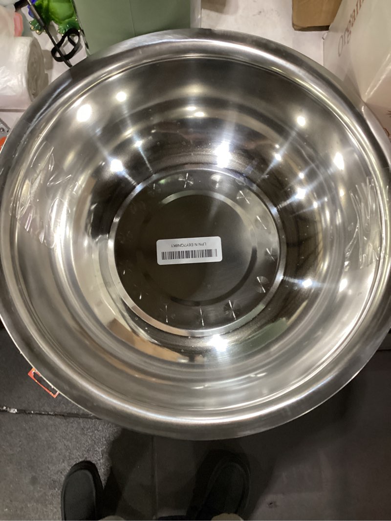 Condition photo showing New/Like New for nuogo 4 pcs stainless steel mixing bowls metal mixing bowls extra large basin salad basin deeper edge dishwasher safe mirror finish for home and commercial, silver (13 inch 8 qt) 4 13 inch (8 qt)