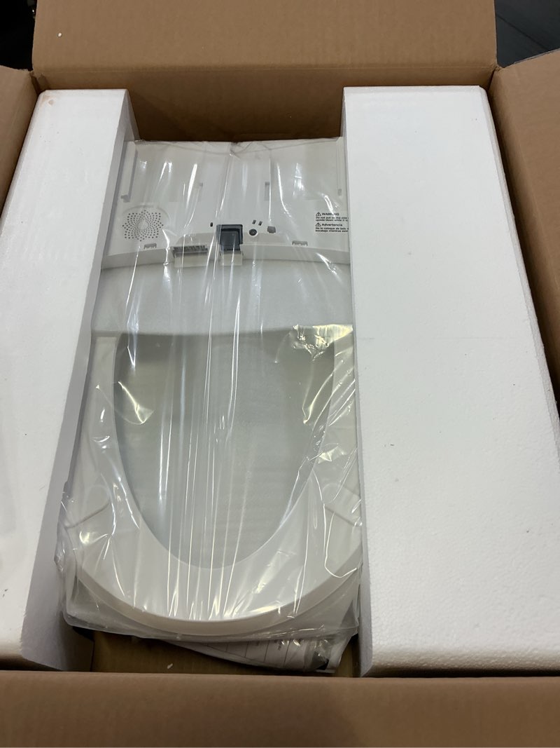 Condition photo showing Good Condition for delta 833004 elongated soft close bidet seat with manual control self-cleaning wand - white transitional