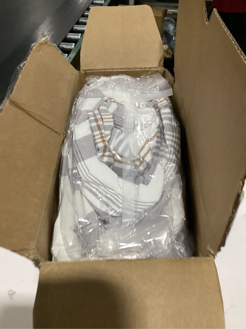 Condition photo showing Good Condition for 100% cotton comforter set queen size – reversible yarn-dyed checkered design, soft washed cotton on both sides, lightweight all-season bedding, machine washable(grey white plaid, 90”x90”) grey white queen(90"x90")