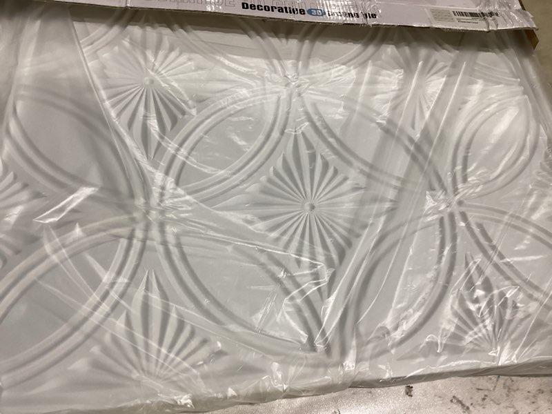 Condition photo showing Good Condition for art3d decorative pvc drop ceiling tile 2ft x 2ft in white,glue up ceiling panel 24 x 24in.12pcs 24*24 white