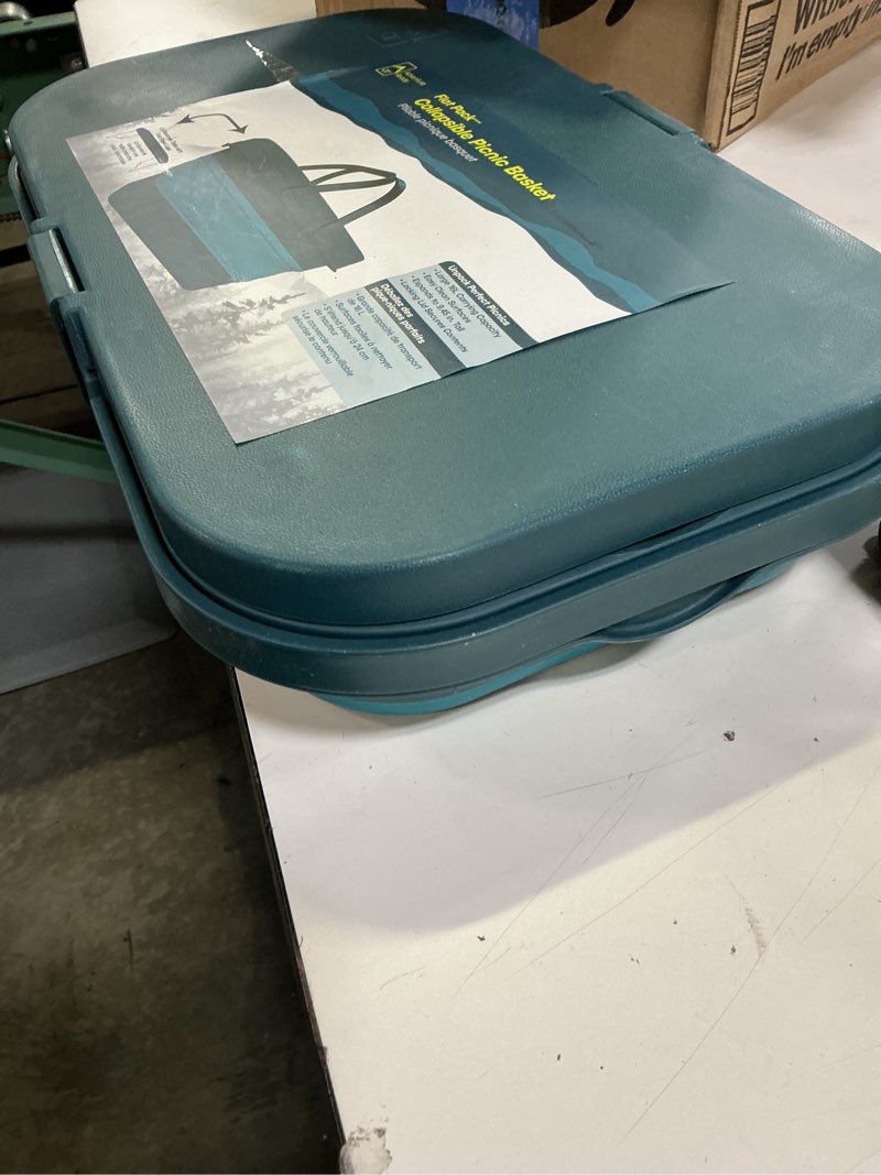 Condition photo showing Good Condition for collapsible picnic basket for hiking, camping & travel, 15l