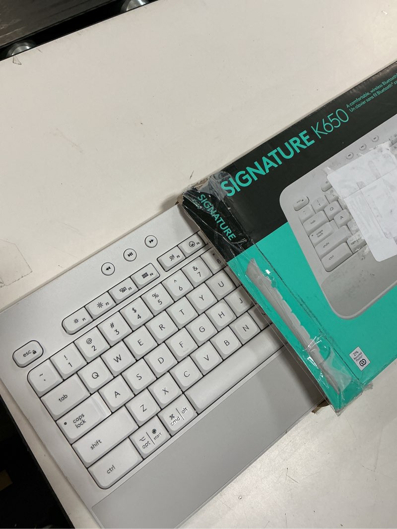 Condition photo showing Good Condition for Logitech Signature K650 Comfort Full-Size Wireless Keyboard with Wrist Rest, BLE Bluetooth or Logi Bolt USB Receiver, Deep-Cushioned Keys, Numpad, Compatible with Most OS/PC/Window/Mac - Off White Keyboard Off White