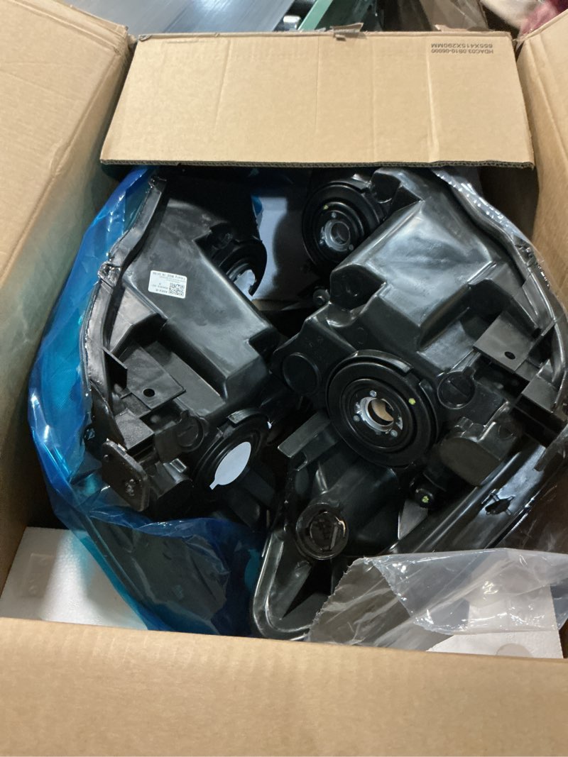 Condition photo showing Good Condition for Nilight Headlight Assembly for 2003 2004 2005 2006 2007 Accord Replacement Headlamp Chrome Housing Amber Reflector Chrome Housing + Amber Reflector