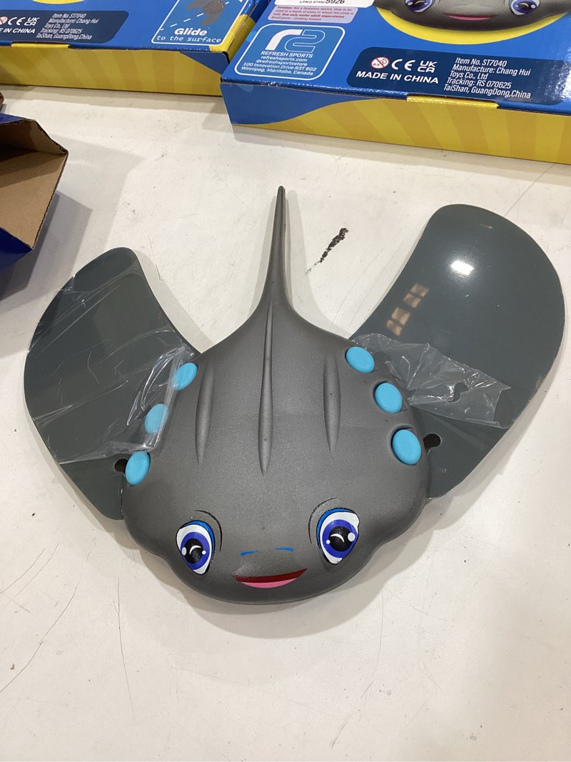 Condition photo showing New/Like New for swimming pool toys for kids: stingray pool torpedo swim toy - self propelled water toy glides underwater - best water games & outdoor gifts for boys & girls - diving toys for kids ages 5 6 7 8 9 10 +