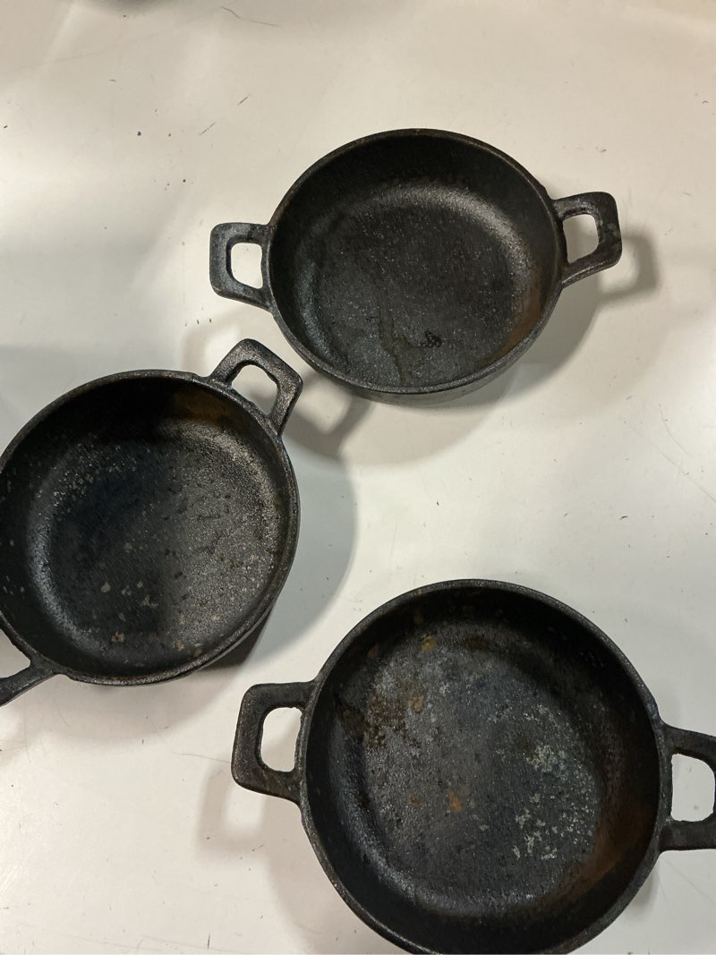 Condition photo showing As Is for ziliny mini cast iron skillets 5 x 5 x 1.3 inch cast iron pan small ramekin set black casserole dish cookware oven safe mini skillets for kitchen indoor outdoor picnic (4 pack) 4 5 x 5 x 1.3 inch