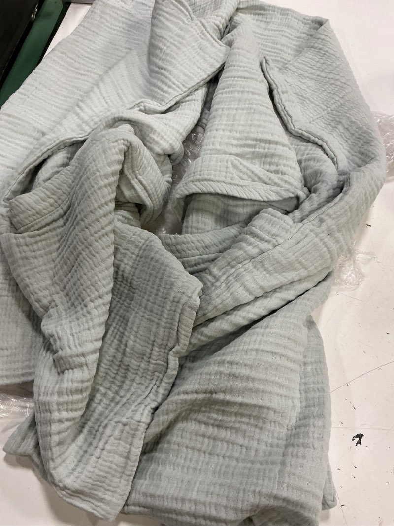 Condition photo showing Good Condition for quince ,set of 2 pillowcases , organic airy gauze  (queen) color dryed sage