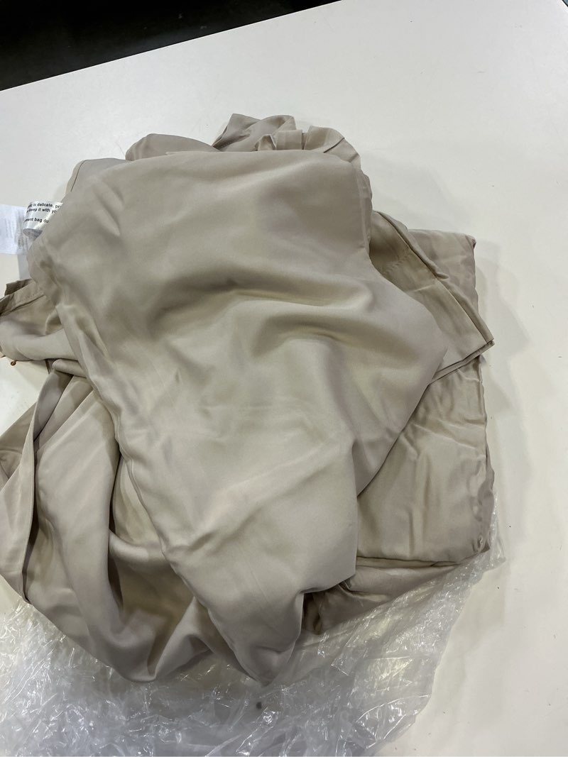 Condition photo showing Good Condition for bamboo sheet set twin sand  